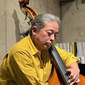 杉泰輔(ベース)